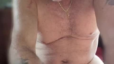 Snapshot of hoover6969690 chatting on 10-17-25, 08:33 hoover6969690 online show from 10-17-25, 08:33