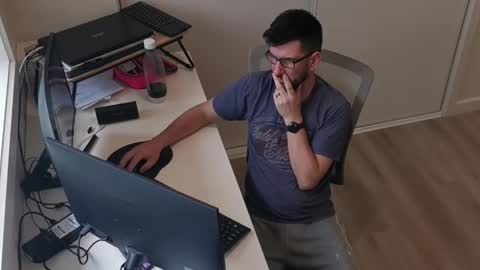 Snapshot of hopefulguy86 chatting on 10-02-25, 04:08 hopefulguy86 online show from 10-02-25, 04:08