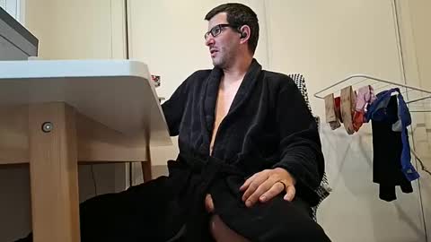 Snapshot of hopefulguy86 chatting on 05-01-26, 10:47 hopefulguy86 online show from 05-01-26, 10:47