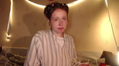 Snapshot of horndemonroxy chatting on 06-02-26, 07:27 Roxy online show from 06-02-26, 07:27