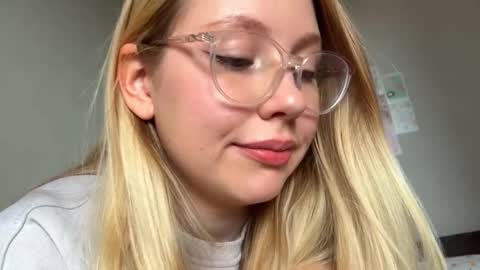 Audrey online show from 09-15-25, 02:44