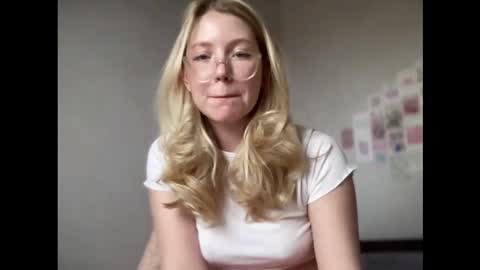 Audrey online show from 09-29-25, 02:49