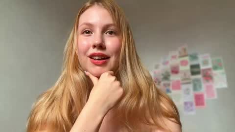 Snapshot of horney_audrey chatting on 04-28-26, 02:27 Audrey online show from 04-28-26, 02:27