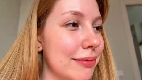 Snapshot of horney_audrey chatting on 04-30-26, 02:18 Audrey online show from 04-30-26, 02:18