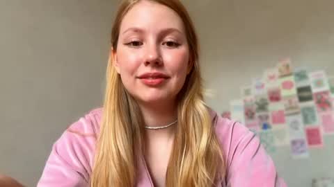 Snapshot of horney_audrey chatting on 05-12-26, 02:19 Audrey online show from 05-12-26, 02:19