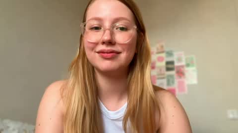 Snapshot of horney_audrey chatting on 05-16-26, 02:41 Audrey online show from 05-16-26, 02:41