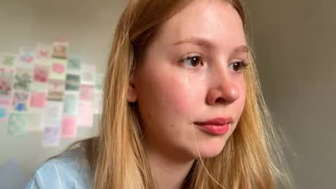 Snapshot of horney_audrey chatting on 05-19-26, 02:40 Audrey online show from 05-19-26, 02:40