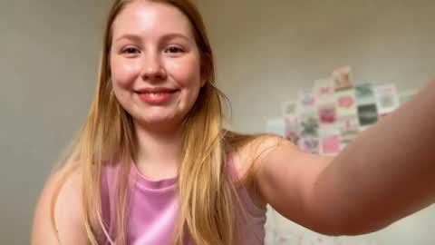 Snapshot of horney_audrey chatting on 06-03-26, 02:36 Audrey online show from 06-03-26, 02:36