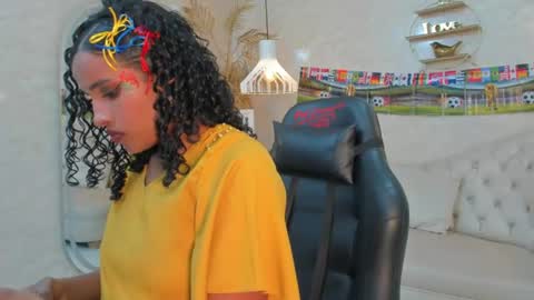 Horny Curls  online show from 06-18-26, 03:40