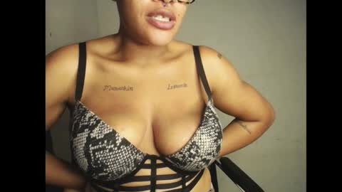 horny_ebonygirl_ online show from 05-15-26, 07:43