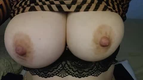 Snapshot of horny_emily1 chatting on 12-21-25, 08:32 call me emily online show from 12-21-25, 08:32