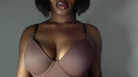delilah online show from 05-11-26, 07:11