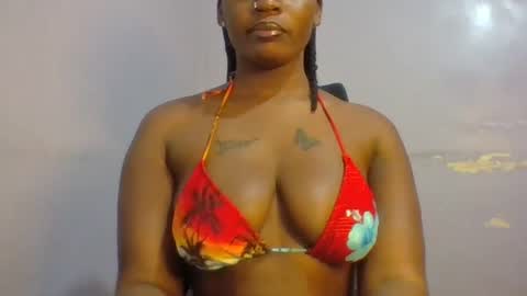 Snapshot of horny_hearts chatting on 06-18-26, 01:37 phanice online show from 06-18-26, 01:37