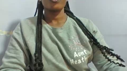 Snapshot of horny_hearts chatting on 06-30-26, 10:16 phanice online show from 06-30-26, 10:16