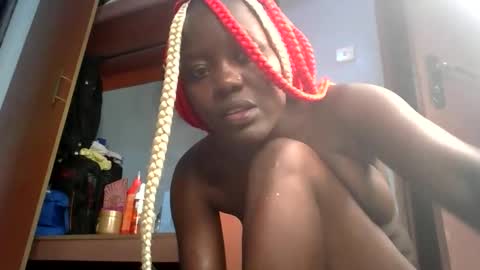 Snapshot of horny_lunah chatting on 04-19-26, 06:10 horny_lunah online show from 04-19-26, 06:10