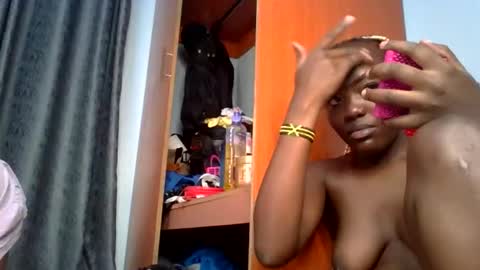 Snapshot of horny_lunah chatting on 04-20-26, 07:26 horny_lunah online show from 04-20-26, 07:26
