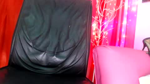 Snapshot of horny_mommy17 chatting on 07-11-26, 02:31 armina online show from 07-11-26, 02:31