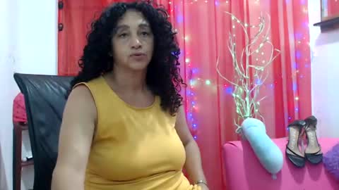 Snapshot of horny_mommy17 chatting on 07-21-26, 07:16 armina online show from 07-21-26, 07:16