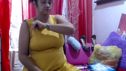 Snapshot of horny_mommy17 chatting on 07-29-26, 01:42 armina online show from 07-29-26, 01:42
