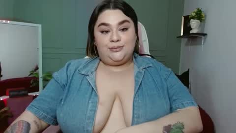 Snapshot of horny_neighbors_ chatting on 12-04-24, 06:44 onlyTiffany I broke up with frank 10 days ago online show from 12-04-24, 06:44