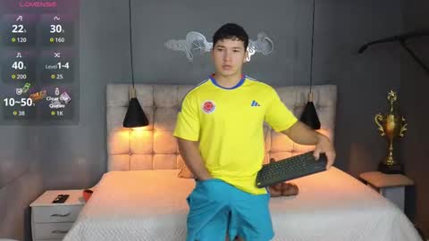 horny_nick18 online show from 09-30-25, 10:42