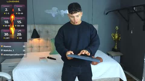 horny_nick18 online show from 10-24-25, 09:38