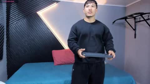 horny_nick18 online show from 03-19-26, 11:47