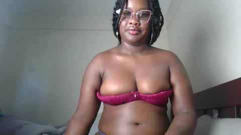 Lucy online show from 02-12-26, 01:17