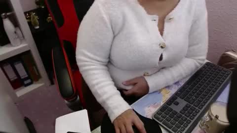 Snapshot of horny_sofia chatting on 12-05-25, 07:28 Soso online show from 12-05-25, 07:28