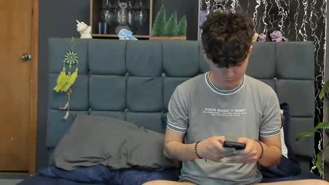 Alex and Camilo online show from 03-10-25, 12:51