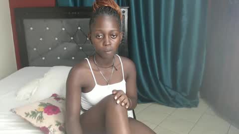 Snapshot of hornybella4 chatting on 12-29-24, 08:58 Bella online show from 12-29-24, 08:58