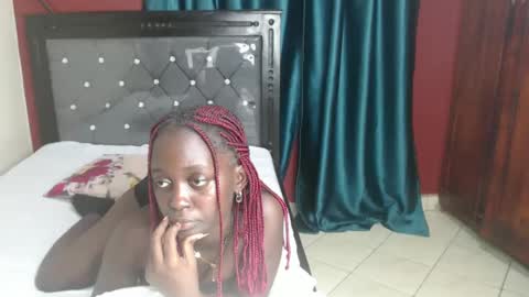 Snapshot of hornybella4 chatting on 02-18-25, 09:42 Bella online show from 02-18-25, 09:42