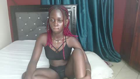 Snapshot of hornybella4 chatting on 02-22-25, 04:30 Bella online show from 02-22-25, 04:30