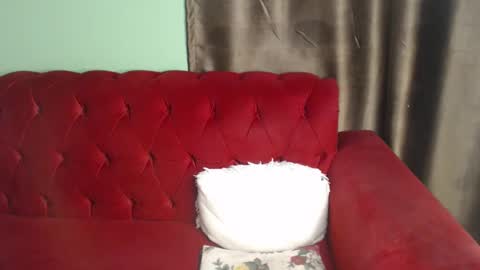 Snapshot of hornybella4 chatting on 03-08-25, 05:17 Bella online show from 03-08-25, 05:17