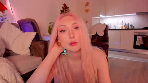 Snapshot of hornybunnys chatting on 01-05-25, 09:14 Alex and Rosie online show from 01-05-25, 09:14