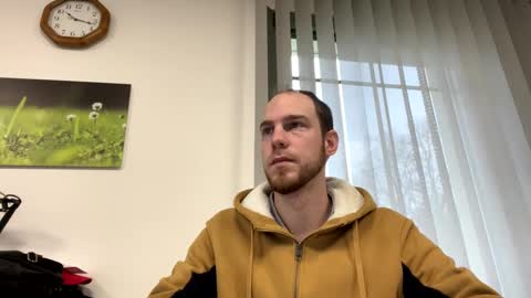 Snapshot of hornygaren chatting on 01-24-25, 09:17 zorander online show from 01-24-25, 09:17