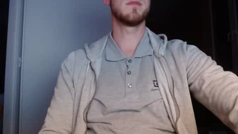 Snapshot of hornygaren chatting on 10-03-25, 12:29 zorander online show from 10-03-25, 12:29