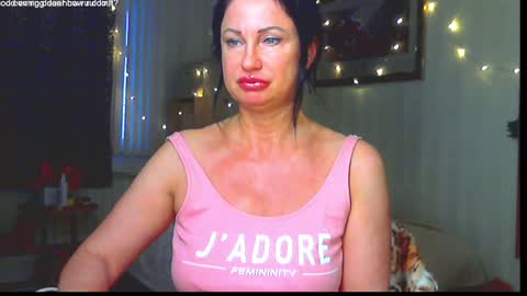 Monica online show from 01-11-25, 01:01