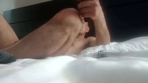 Snapshot of hornysaint310 chatting on 03-08-25, 05:43 hornysaint310 online show from 03-08-25, 05:43