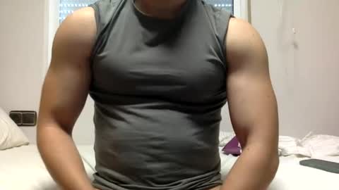 Snapshot of hornyspaniard93 chatting on 07-12-26, 01:46 hornyspaniard93 online show from 07-12-26, 01:46