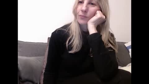 Snapshot of hornyssima chatting on 03-22-26, 05:38 Hornyssima online show from 03-22-26, 05:38