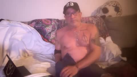 hoss43040 online show from 09-18-25, 01:51