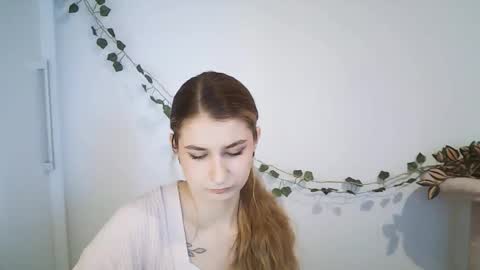 Snapshot of hot_1nina chatting on 02-26-26, 07:40 NINA online show from 02-26-26, 07:40