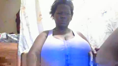 Snapshot of hot_alynn chatting on 01-06-26, 09:46 ALLYN online show from 01-06-26, 09:46