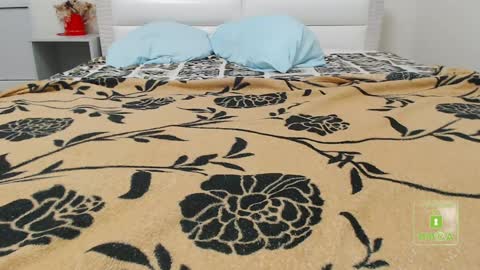 Snapshot of hot_and_pretty chatting on 12-28-24, 09:20 Lila online show from 12-28-24, 09:20