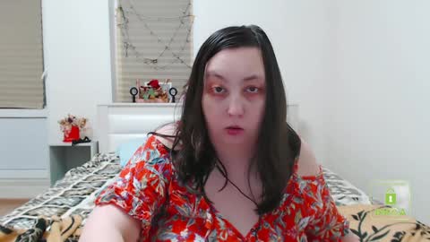 Snapshot of hot_and_pretty chatting on 12-30-24, 09:19 Lila online show from 12-30-24, 09:19