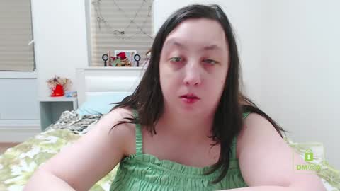 Snapshot of hot_and_pretty chatting on 01-09-25, 03:44 Lila online show from 01-09-25, 03:44
