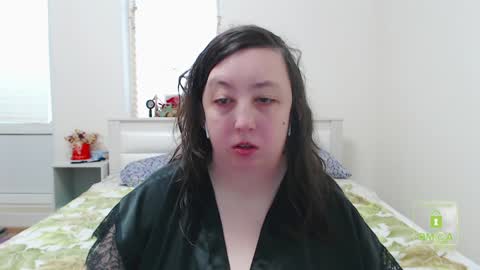 Snapshot of hot_and_pretty chatting on 01-21-25, 09:35 Lila online show from 01-21-25, 09:35