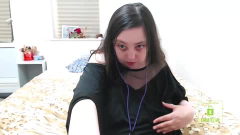 Snapshot of hot_and_pretty chatting on 02-17-25, 04:04 Lila online show from 02-17-25, 04:04