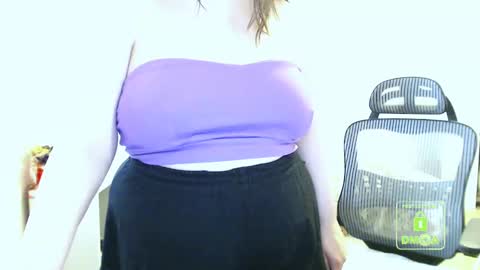 Snapshot of hot_and_pretty chatting on 03-01-25, 12:45 Lila online show from 03-01-25, 12:45